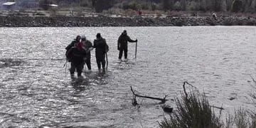 Aún no confirman la identidad del cuerpo hallado en el Río Chubut. Más allá de las elucubraciones, es clave aguardar la prueba genética.