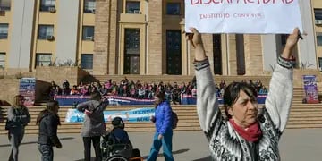 Protesta de familiares y trabajadores de la discapacidad