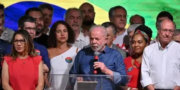 En su primer discurso, Lula convocó a "reconstruir el alma" de Brasil