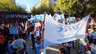 Gremios se manifestaron en la plaza Independencia