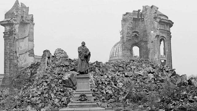 Demolida. Así se veía Dresde tras el bombardeo aliado de febrero de 1945. (AP)