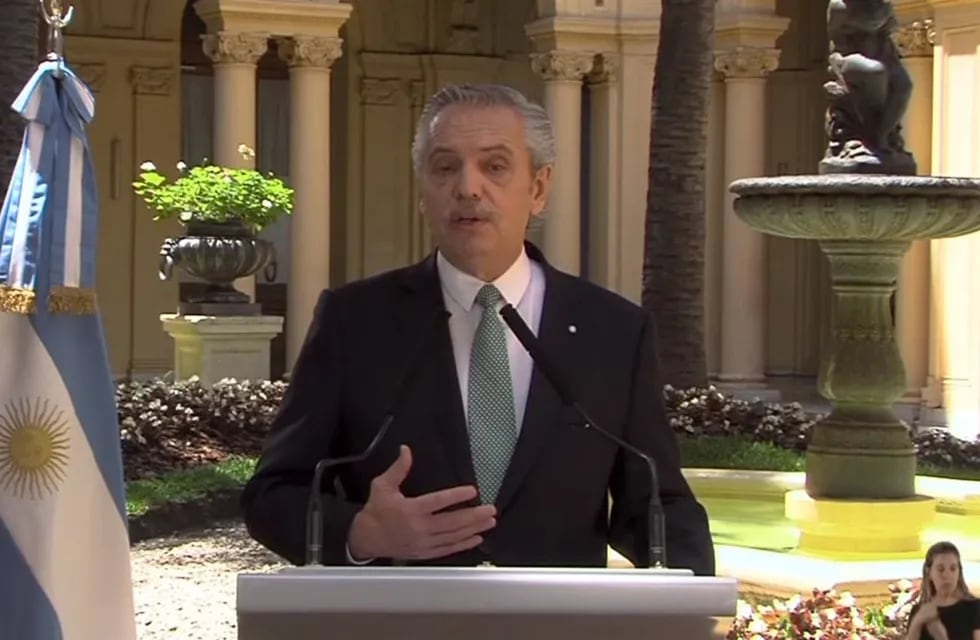En vivo: Alberto Fernández da su discurso de despedida por cadena nacional.