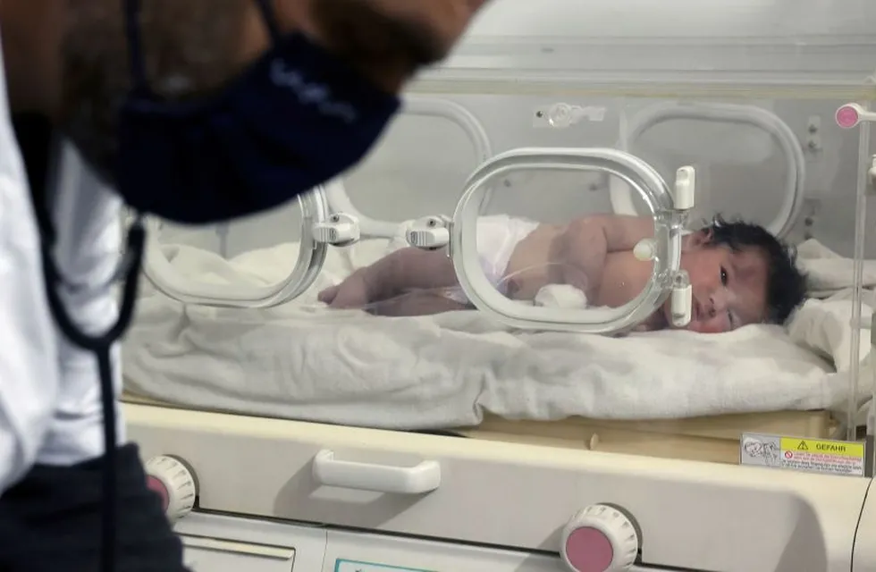 La “bebé milagro” que nació bajo los escombros en Siria sufrió tres intentos de secuestro. / Foto: Gentileza
