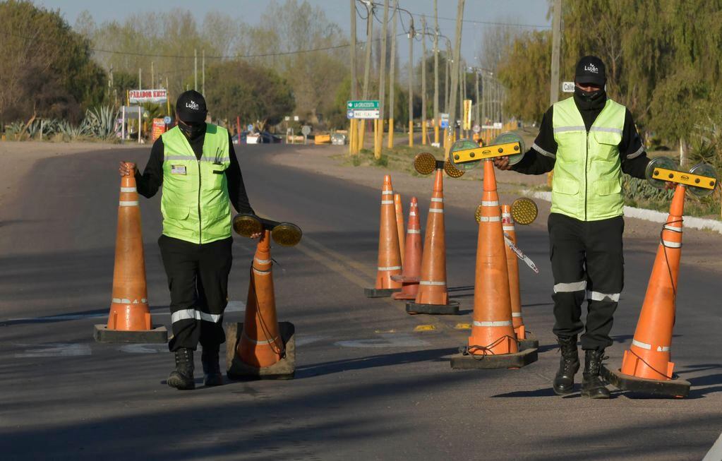 Preventores de Luján se preparan para controlar vehículos en la ruta a Cacheuta.