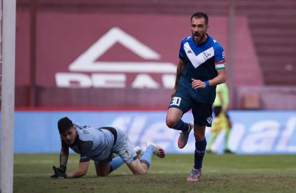 Mancuello anotó el empate de lo que después sería triunfo de Vélez para la clasificación, con el 2-1 definitivo de De Los Santos. Bernabei había abierto el marcador para el Granate.