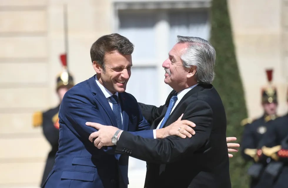 Alberto Fernández y Emmanuel Macron en Francia (Foto: Presidencia)