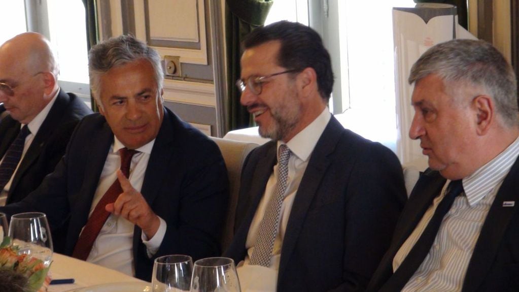 El senador nacional Alfredo Cornejo está en España para participar de un foro, pero además tiene agenda de reuniones con empresarios y funcionarios.