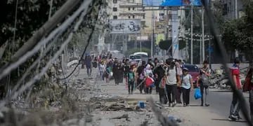 Residents flee Gaza City ahead of expected Israeli ground invasion
