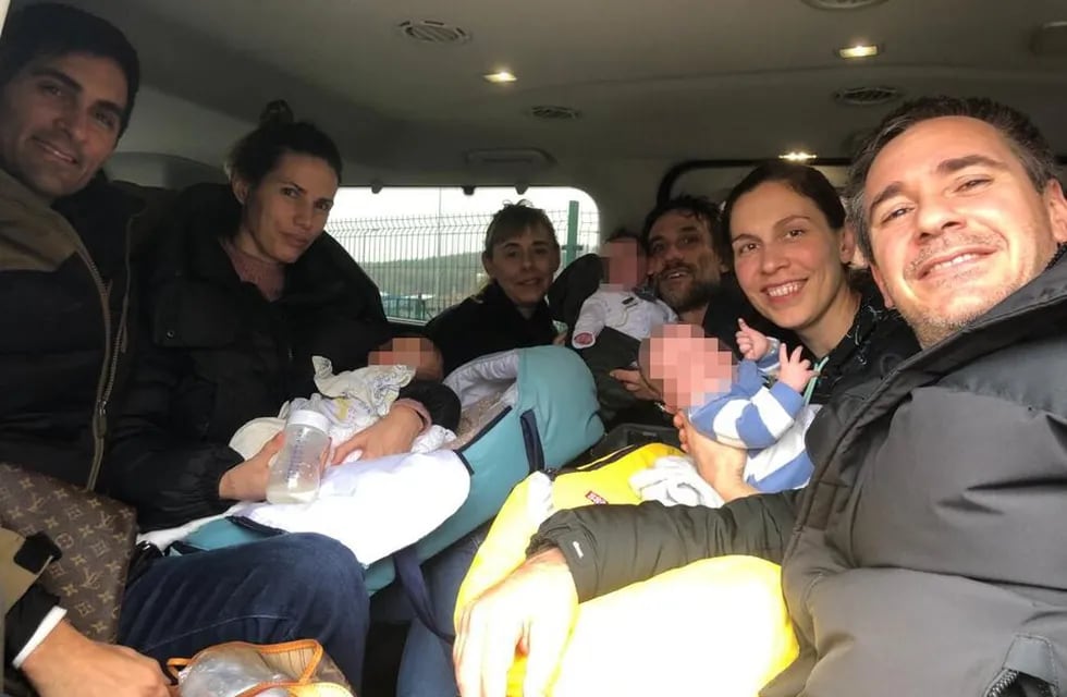 El canciller Santiago Cafiero informó que las cinco familias argentinas y sus bebés recién nacidos. (@SantiagoCafiero)