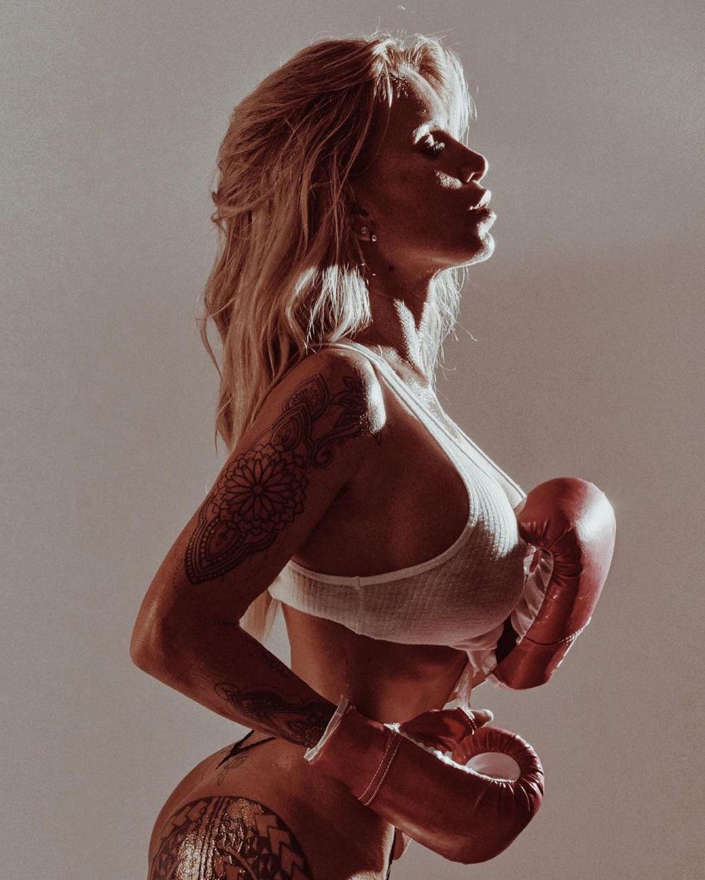 Florencia Peña subió la temperatura de su Instagram con una fotografía de ella en plan de boxeadora.