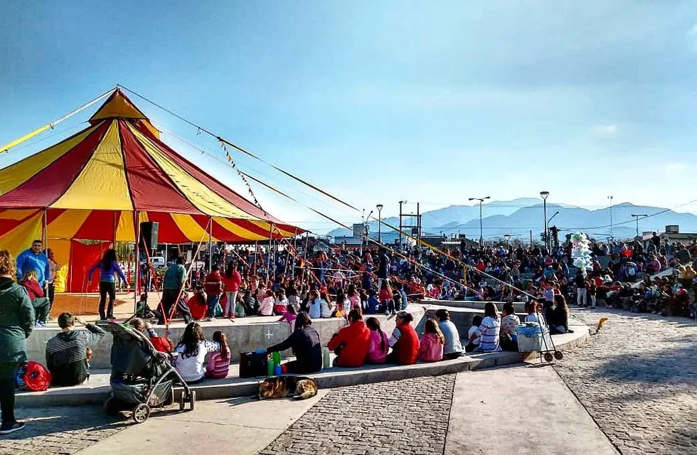 Los espectáculos en vivo vuelven a Mendoza con un "auto-circo" en el Este