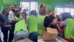 Dos mujeres pelean en una tienda de México