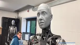 Un robot humanoide sorprende a todos por sus expresiones faciales