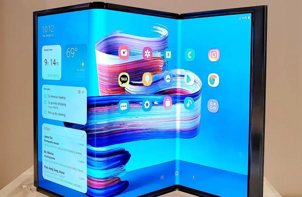 Samsung mostró varios prototipos de pantallas flexibles con doble bisagra y extensibles.