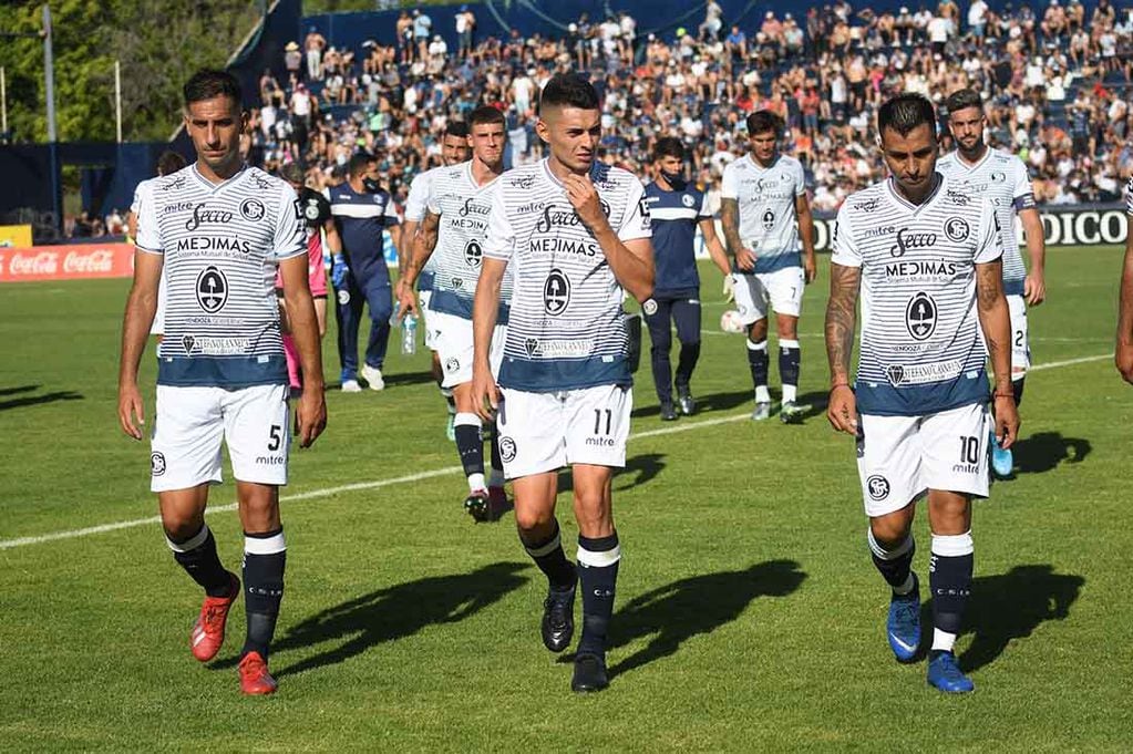 El domingo Independiente Rivadavia enfrenta a Brown en un partido clave por el ascenso.