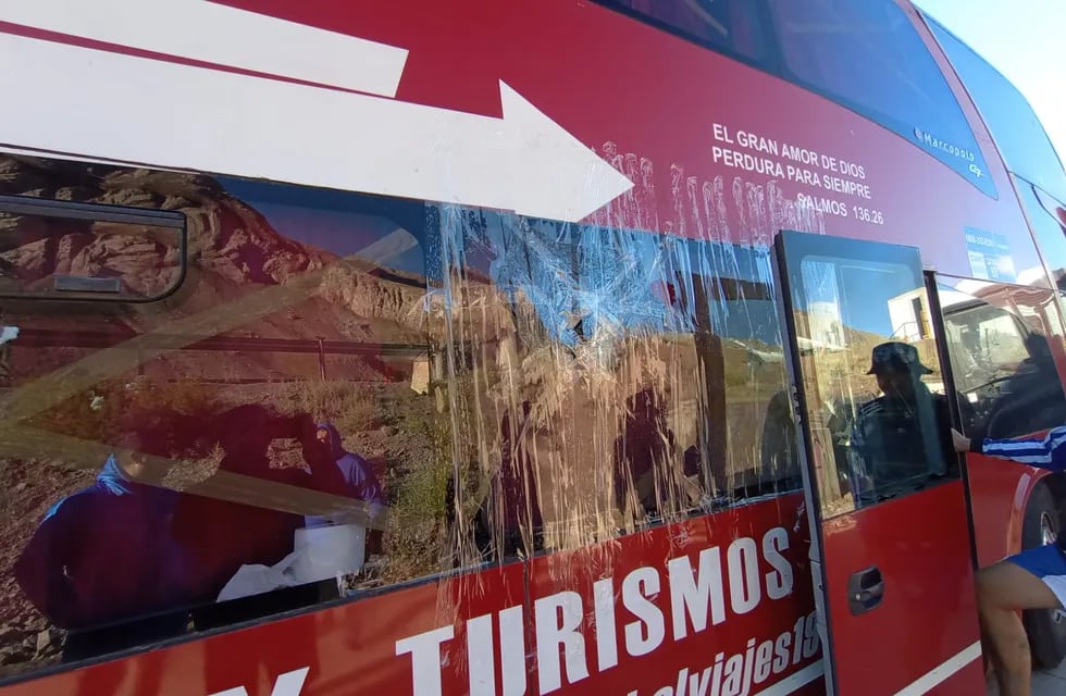 Colo-Colo-Godoy Cruz: el ataque a micros con mendocinos en Chile (Los Andes)