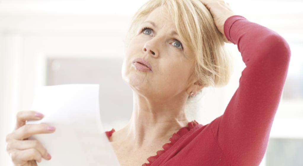 Advierten que el consumo de alcohol durante la menopausia puede elevar el riesgo de enfermedades graves

