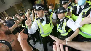 Protestas de un grupo de antivacunas en Gran Bretaña