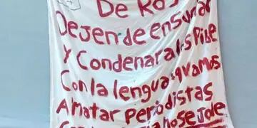 El cartel con amenazas a periodistas que apareció en Rosario