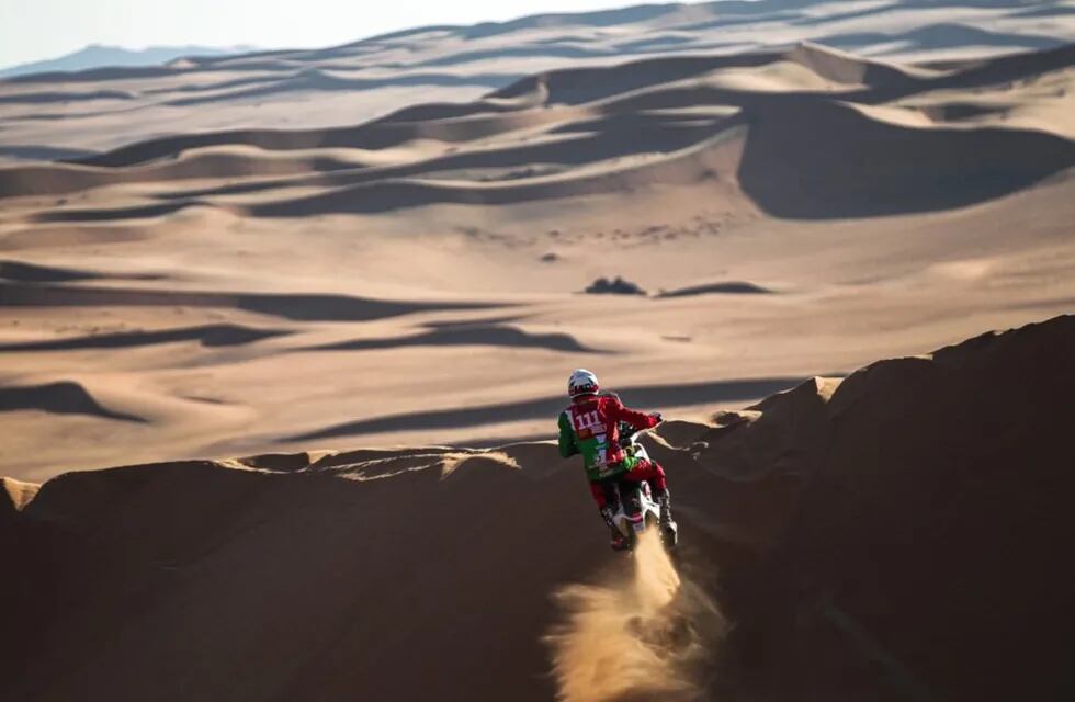 La organización del Dakar 2021 comunicó el fallecimiento del motociclista Pierre Cherpin, quien había protagonizado una dura caída en la séptima etapa.