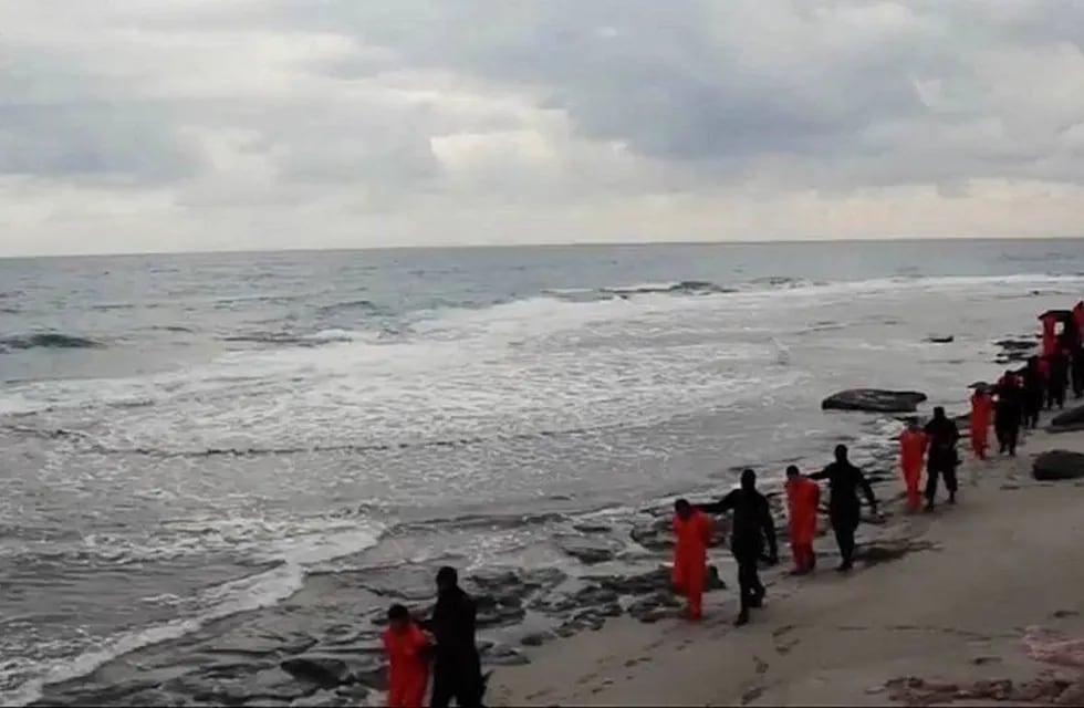 Estado Islámico decapitó a 21 cristianos coptos en Libia: venganza de Egipto