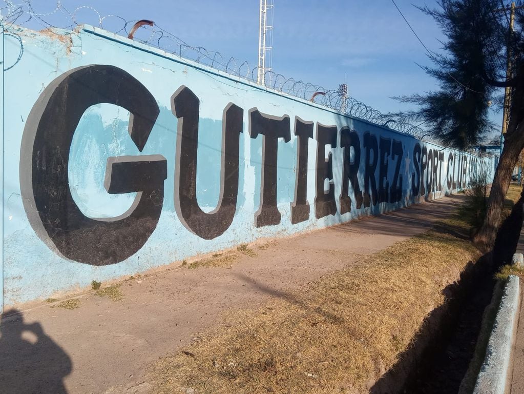 Las paredes del club han sido pintadas por las agrupaciones de hinchas que colaboran con la institución. Foto: Prensa Gutiérrez Sport Club