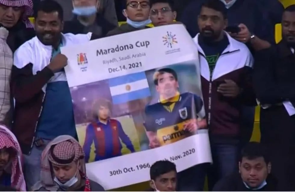 El insólito error en el amistoso entre Boca y Barcelona por la Maradona Cup. / Gentileza