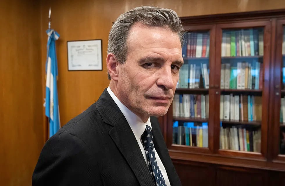 El fiscal federal Dante Vega, autor de Democracia y terrorismo de Estado en Argentina. 
 
Foto: Ignacio Blanco / Los Andes