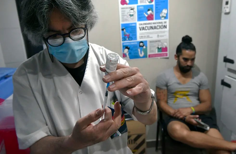 La campaña de vacunación contra Covid 19, para completar el esquema con el inoculante de Moderna continúa en el Vacunatorio Central.


Foto: Orlando Pelichotti
