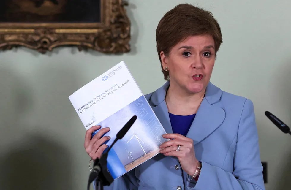 Nicola Sturgeon, primera ministra escocesa, lanzando la campaña de independencia