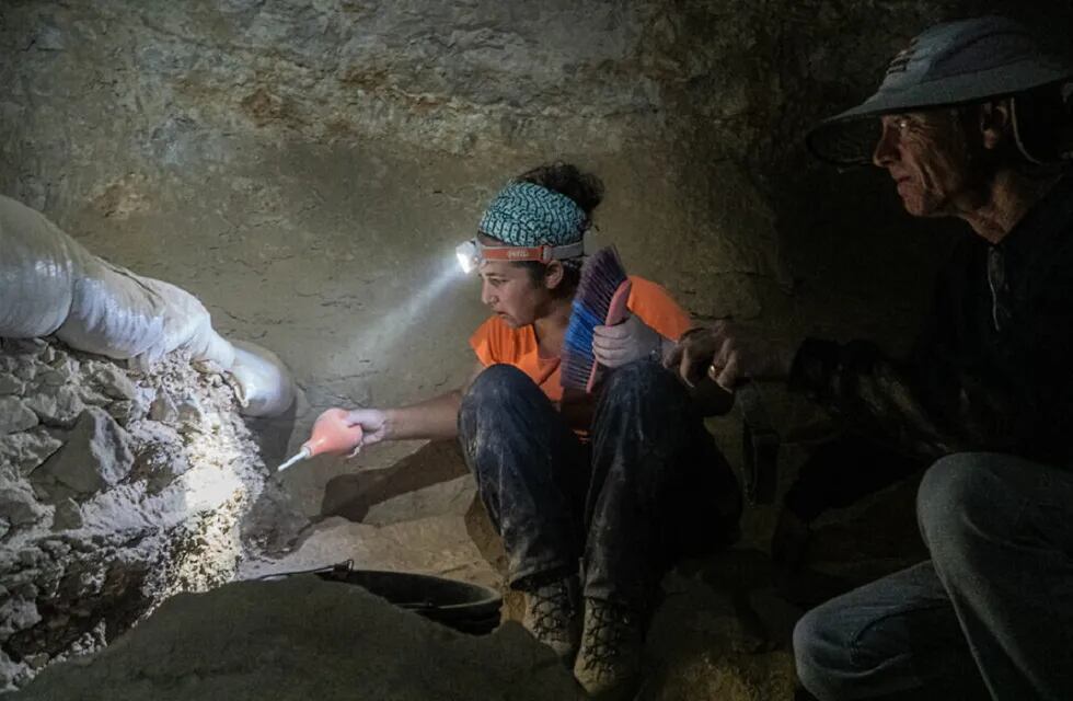 Excavaciones en "la cueva del horror" en Israel - Autoridad de Antigüedades de Israel