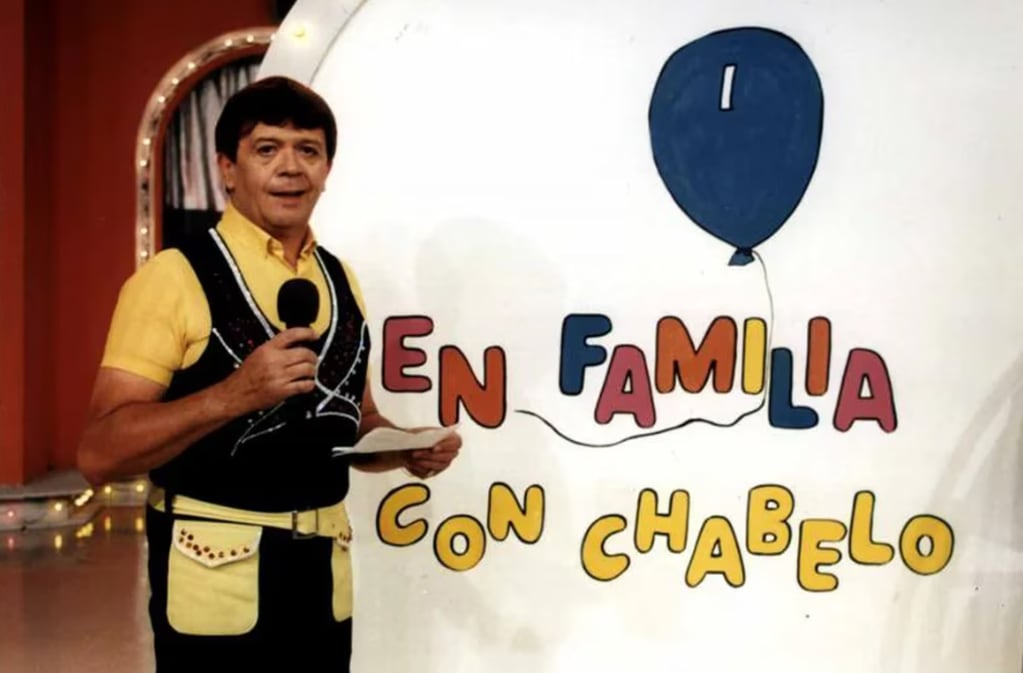 Programa "En Familia con Chabelo", conducido por el famoso comediante.