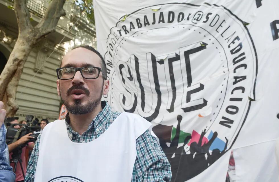 Henríquez arrebató al kirchnerismo la conducción del SUTE. Es de los dirigentes más duros con el Gobierno / José Gutiérrez