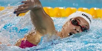 Ambas nadadoras argentinas buscarán una nueva medalla en la definición de esta noche. 