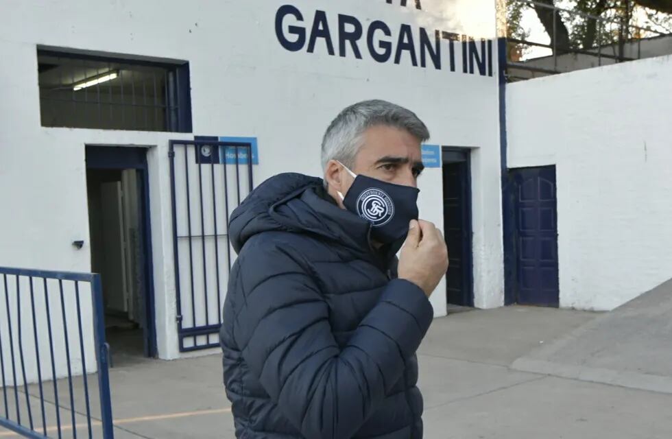 Gabriel Gómez, por ahora, seguirá siendo el entrenador de Independiente. / Orlando Pelichotti