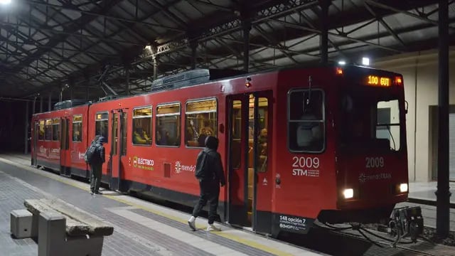 El Metrotranvía y las unidades de la Sociedad de Transporte de Mendoza (Grupo 100) funcionaron con frecuencias habituales. | Foto: Gobierno de Mendoza