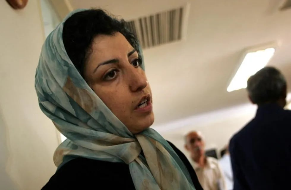 La ganadora del Premio Nobel de la Paz 2023 inició una huelga de hambre en protesta contra las políticas de Irán. Foto: Web.