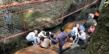 Se cayó un puente colgante en México