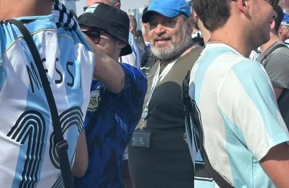 Quién es el sindicalista K Víctor Santa María que viajó a Qatar para ver el Mundial y estuvo en el banderazo. / Foto: Clarín