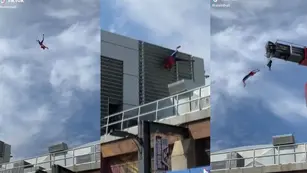 Video: El hombre araña sufre un accidente en una atracción temática de Disneylandia