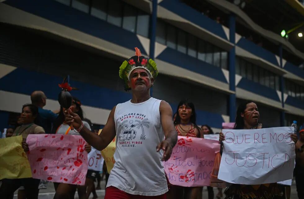 En las horas previas al comienzo de la Cumbre comenzaron varias protestas de grupos indígenas en la ciudad de Belém, en Brasil.
