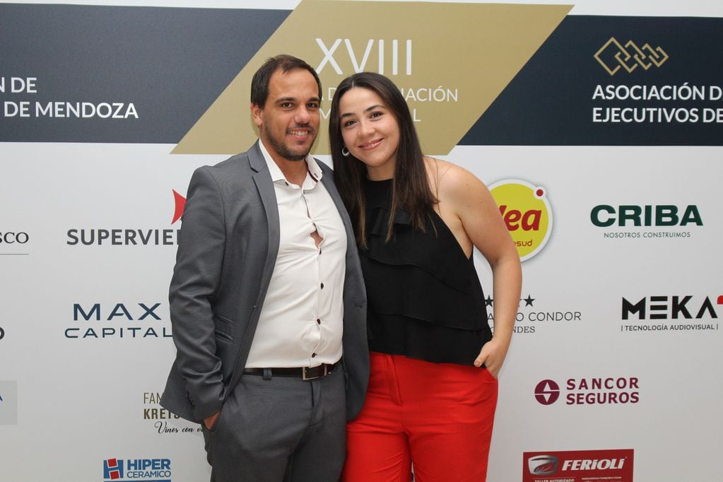 Emiliano Ruiz y Valeria González.