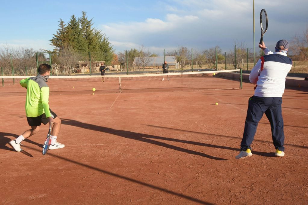 El tenis fue uno de los primeros deportes autorizados para retornar a las prácticas. Foto: José Gutiérrez / Los Andes.