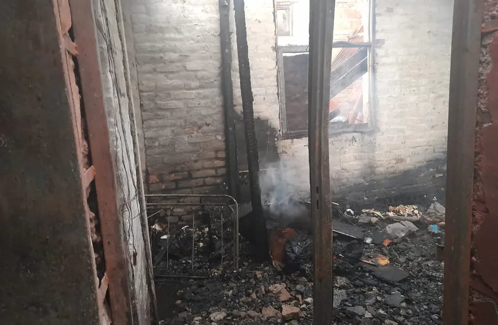 Una familia resultó herida tras un incendio en Maipú.