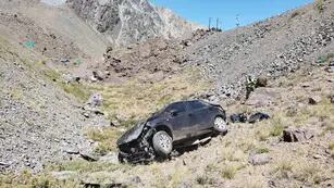 Dos mujeres que regresaban de Mendoza murieron al desbarrancar en la ruta a Chile. | Foto: Prensa Gendarmería Nacional