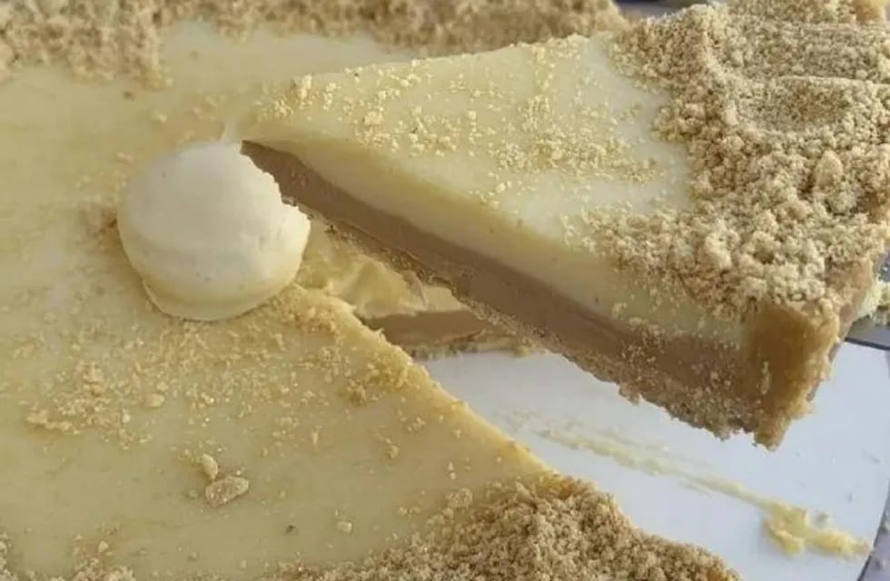 Tarta de chocolate blanco súper deliciosa. Captura del video.