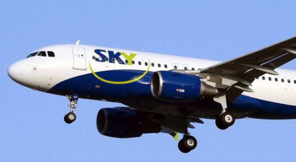 Sky Airline, la compañía de low cost que vuela de Mendoza a Santiago de Chile.