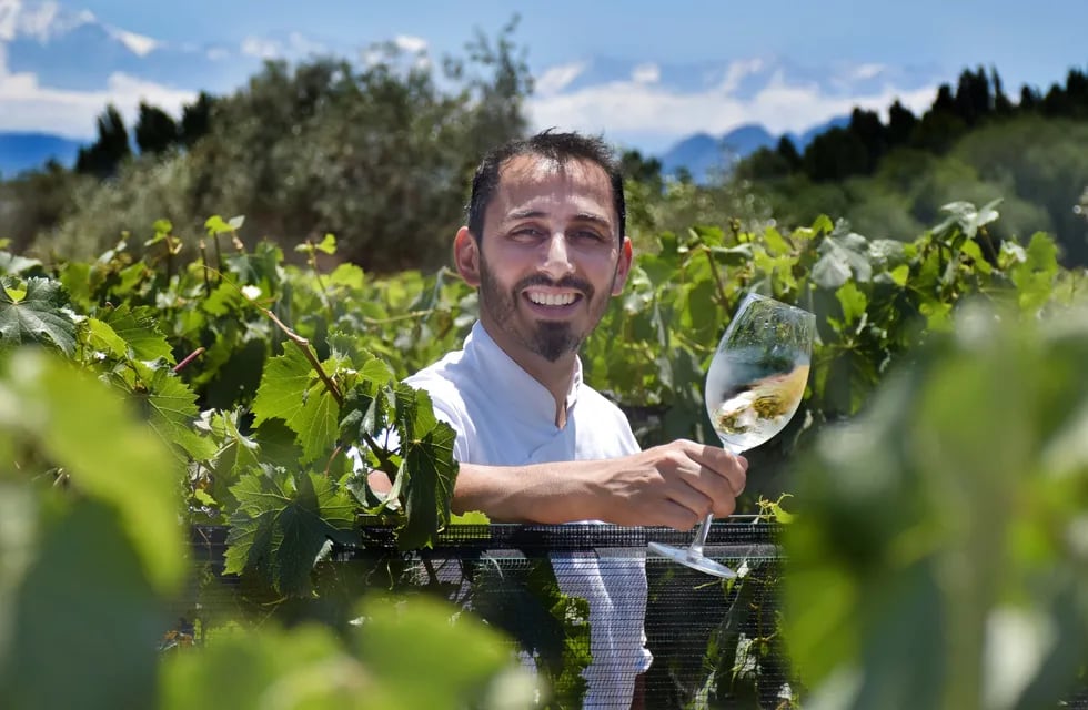 Lucas Bustos, chef de viñedos en Mendoza
