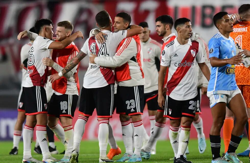 Los jugadores de River Plate de Argentina festejan al final del encuentro ante Sporting Cristal de Perú. Mañana, tendrán un día libre para disfrutar en la familia. / Gentileza.