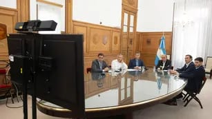 Milei, con reuniones de gabinete diarias en Casa Rosada, prepara medidas y convoca a gobernadores